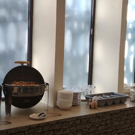 Kitara Hotel ジャカルタ エクステリア 写真